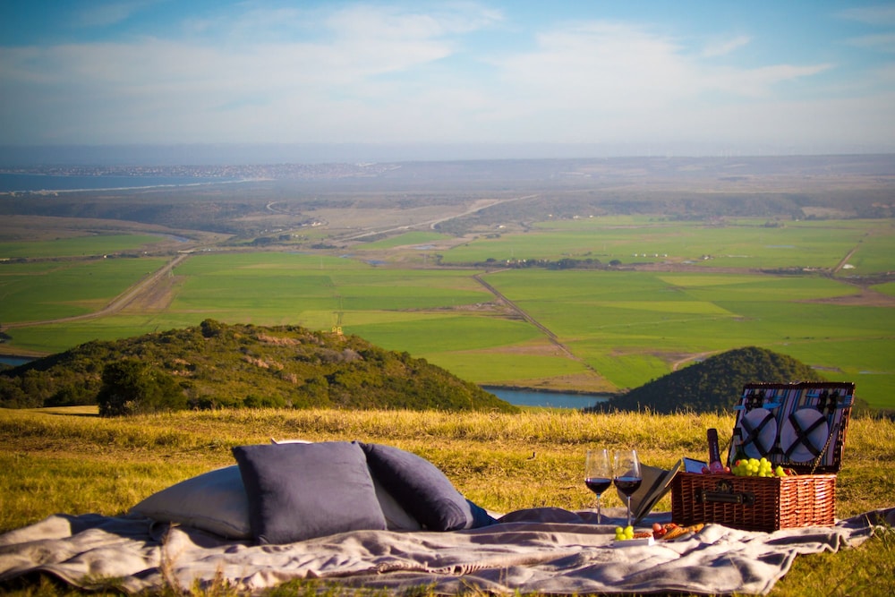Intle Game Lodge