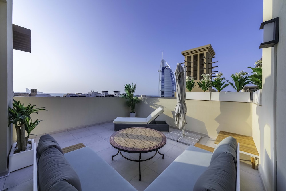 Maison Privee - Exclusive Luxury 3BR Apt with scenic views of Burj Al Arab