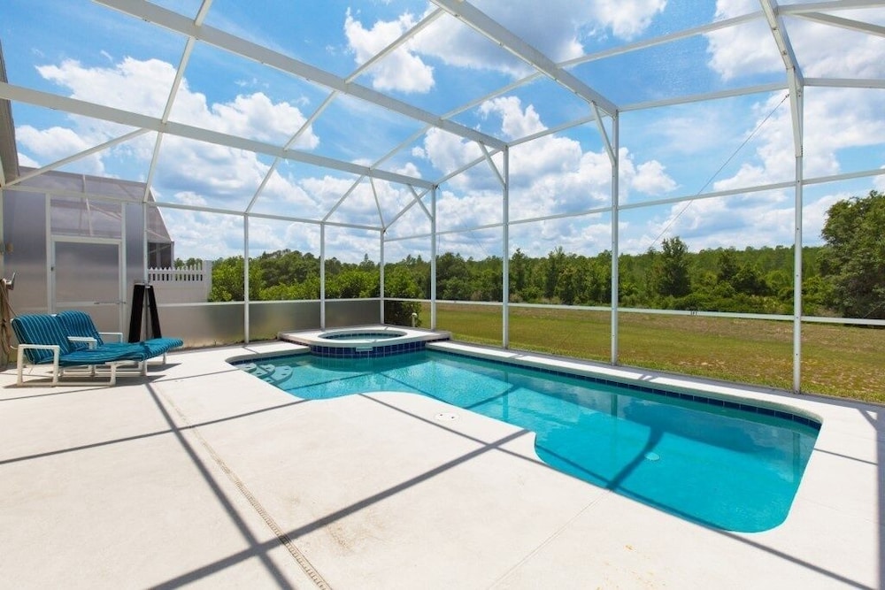 Stunning Golf Community Villa W/ Pool Near Disney 4 Bedroom Villa