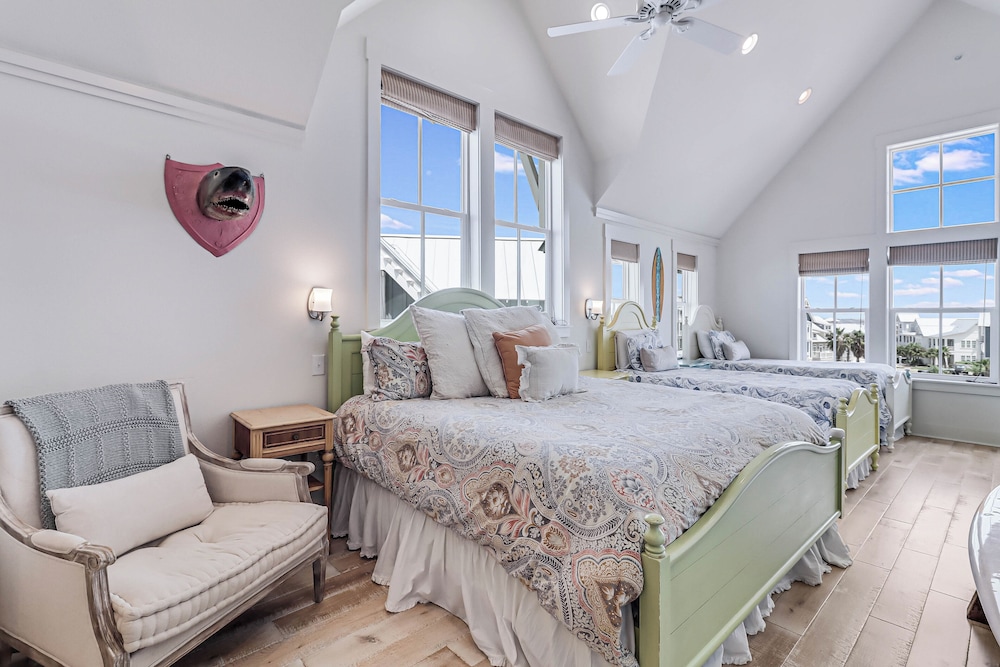 Beach Bungalow TC 2305