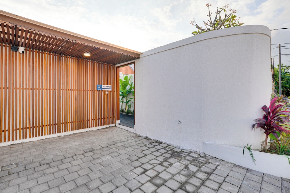 LaLuxe Villa and Residence