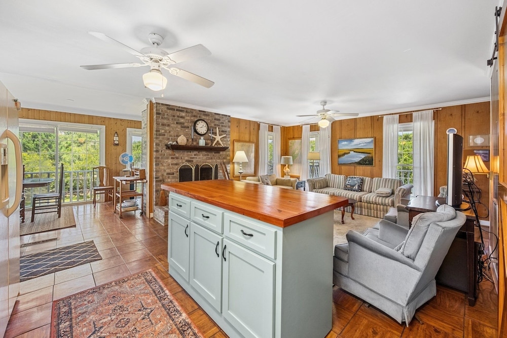 Berry Restful 5 Bedroom Home