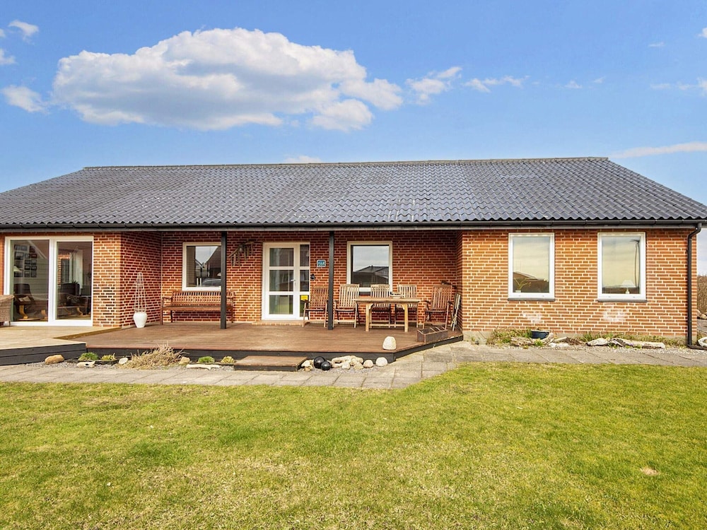 6 Person Holiday Home in Ulfborg
