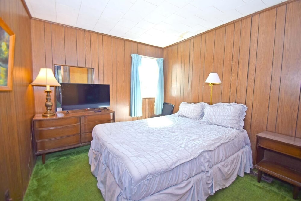 103 79th Street 3 Bedroom Cottage by RedAwning