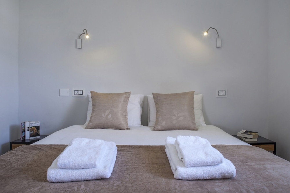 Duplex Penthouse by Rothschild Pkg TL54 view 3