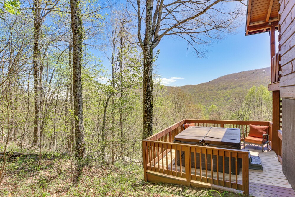 Family Cabin w/ Private Hot Tub & Views in Boone! view 2