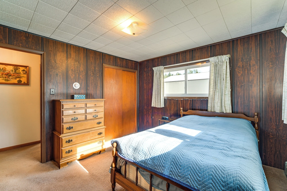 Fisher's Retreat: Hayward Home, Near ATV Trails!