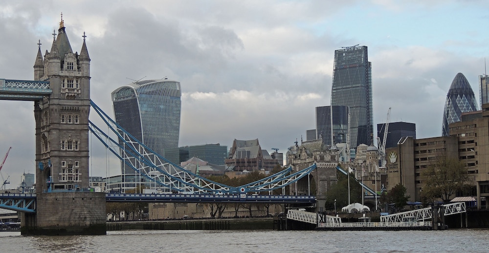 Tower Bridge City Apartments