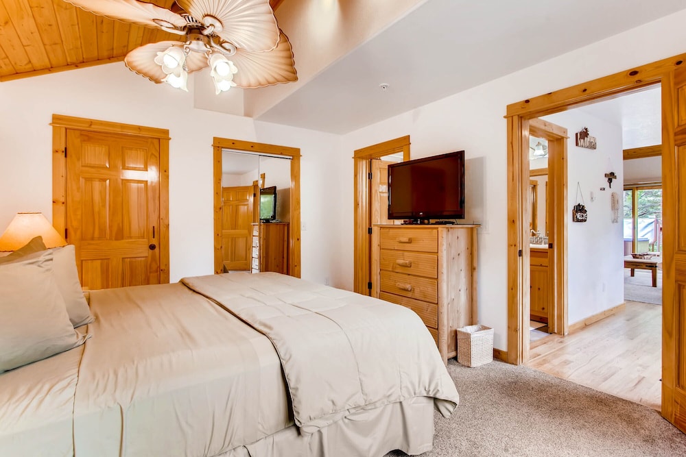 Estes Park Condos - Property Image 21