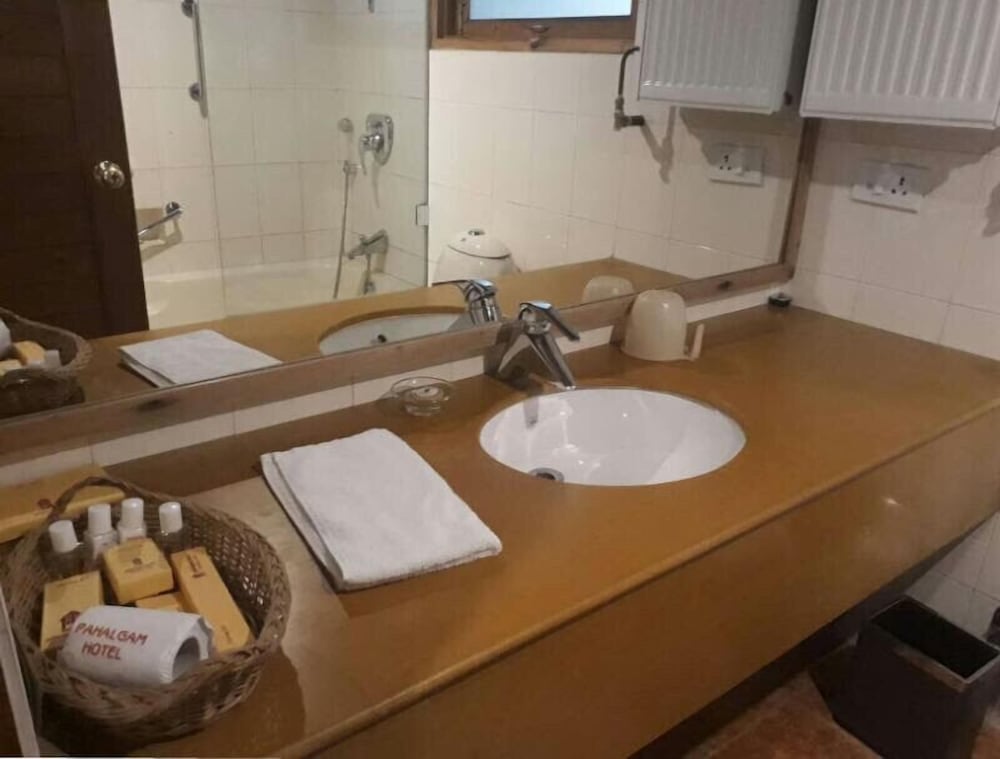Pahalgam hotel