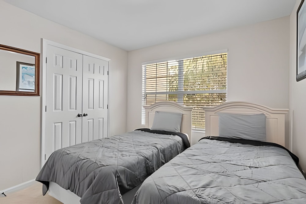 Windsor Hills 5BR 5min to Disney + Pool