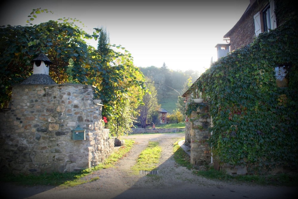 Bed in Bellongue