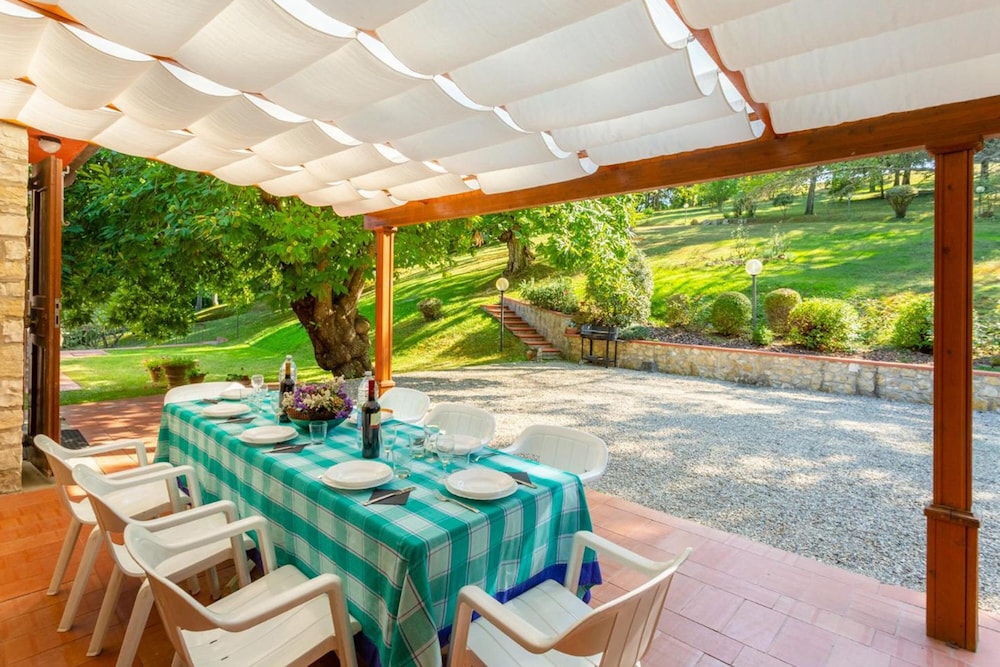 Villa Le Poggiola in Eden Beach view 3