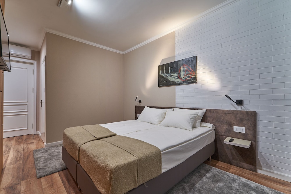 ArtBox Hotel