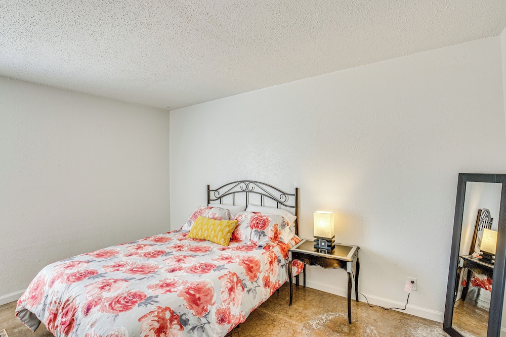 Dallas Condo in Walkable Knox Street District!