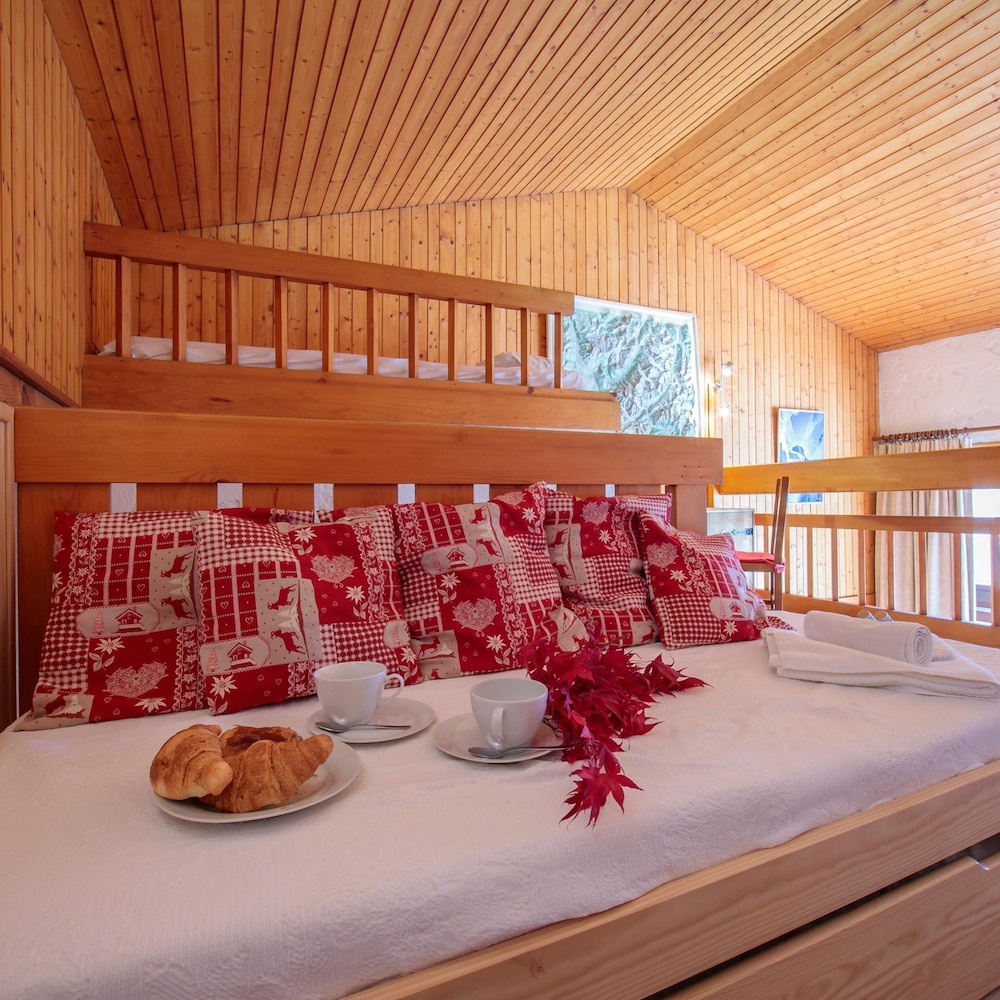 Chalet Charpoua in Le Tour Argenti re
