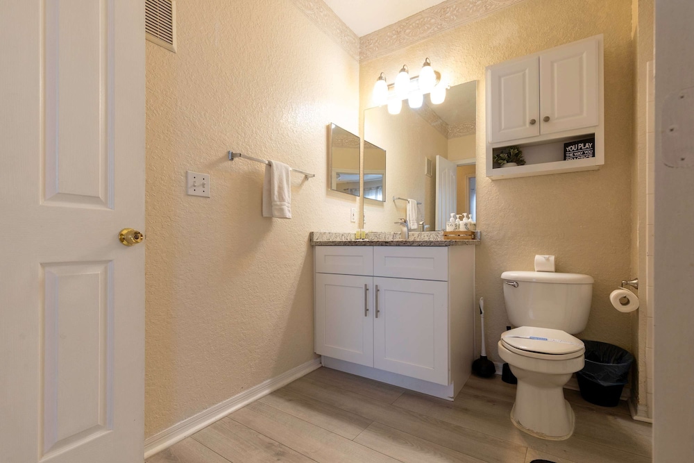 Dreamy Apartment Just 15 Minutes From Disney