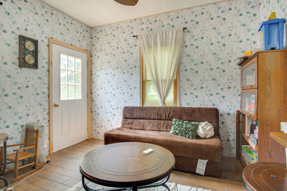 Deck & Spacious Yard: Family Home in Rock Rapids!
