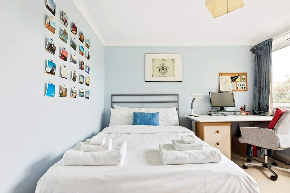 Spacious 2 Bedroom Apartment in Cricklewood