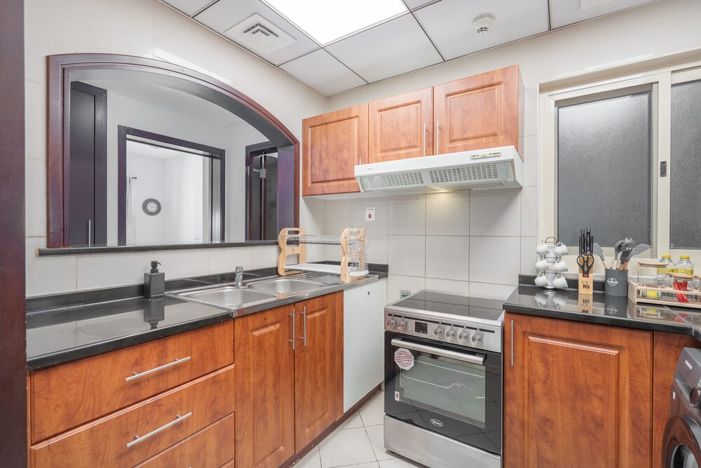 1 Bedroom Apartment With a City View and Sleeps 4