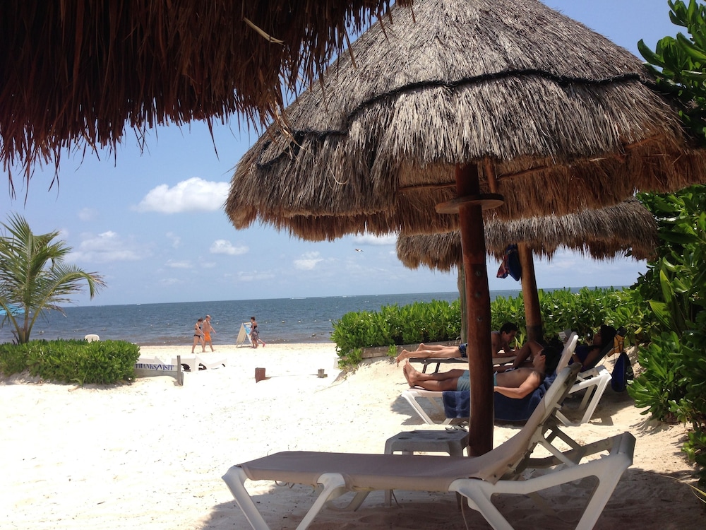 Acamaya Reef Cabanas - Caravan Park