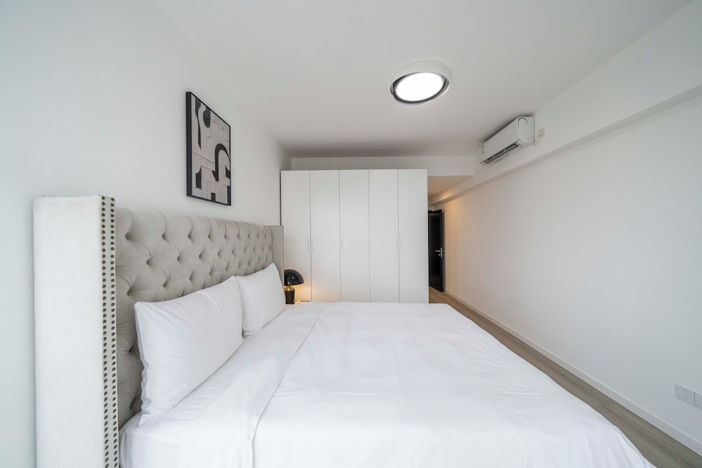 Tyms Spacious 3BR 2BA APT Laishi Di