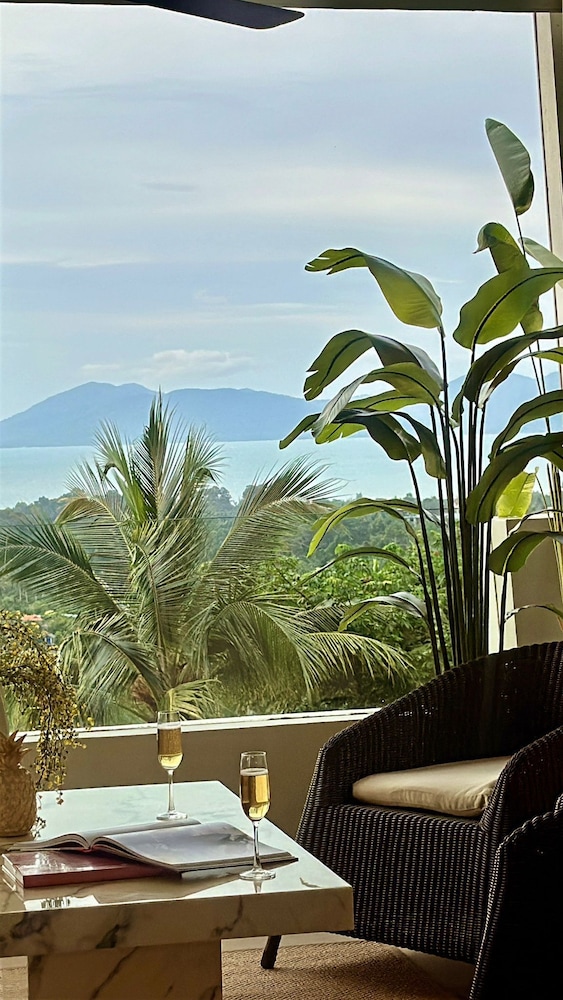 Hillside 2BR Seaview Pool Gym C258