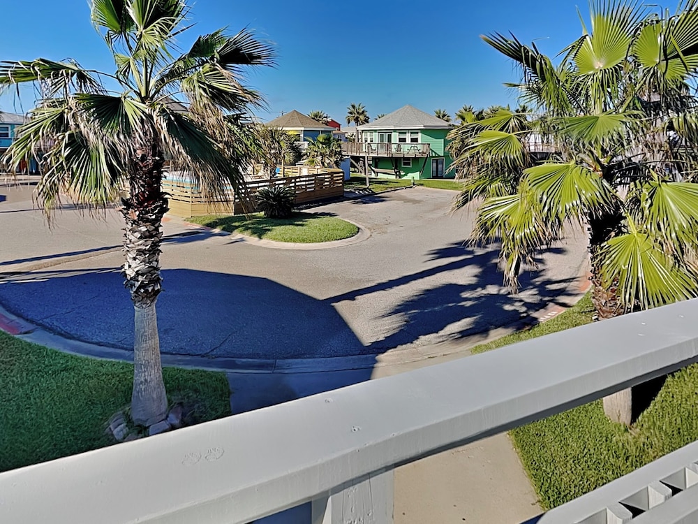 Sunday Villas Sunday Funday by Silver Sands Vacation Rentals