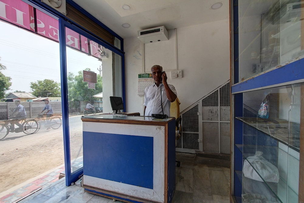 Lobby & Reception