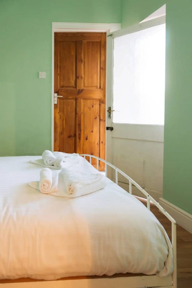 Peaceful 1BD Flat With Private Garden, Brighton! view 5