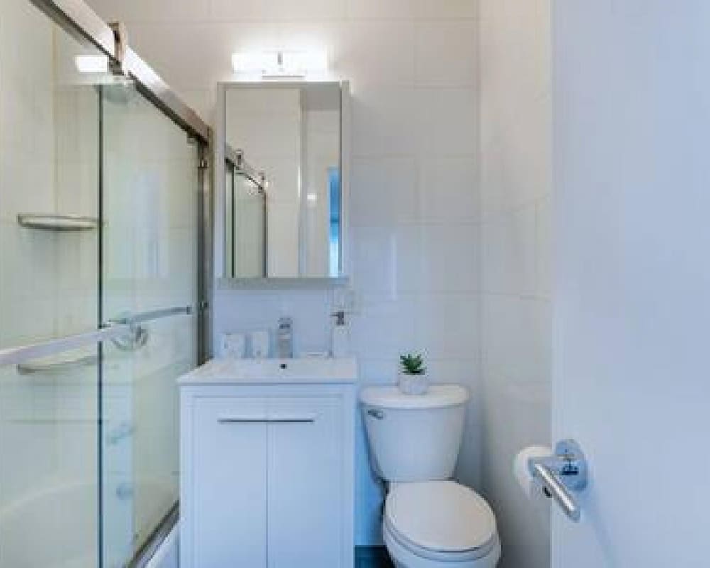 444-5a Newly Renovated 1BR in Hell s Kitchen