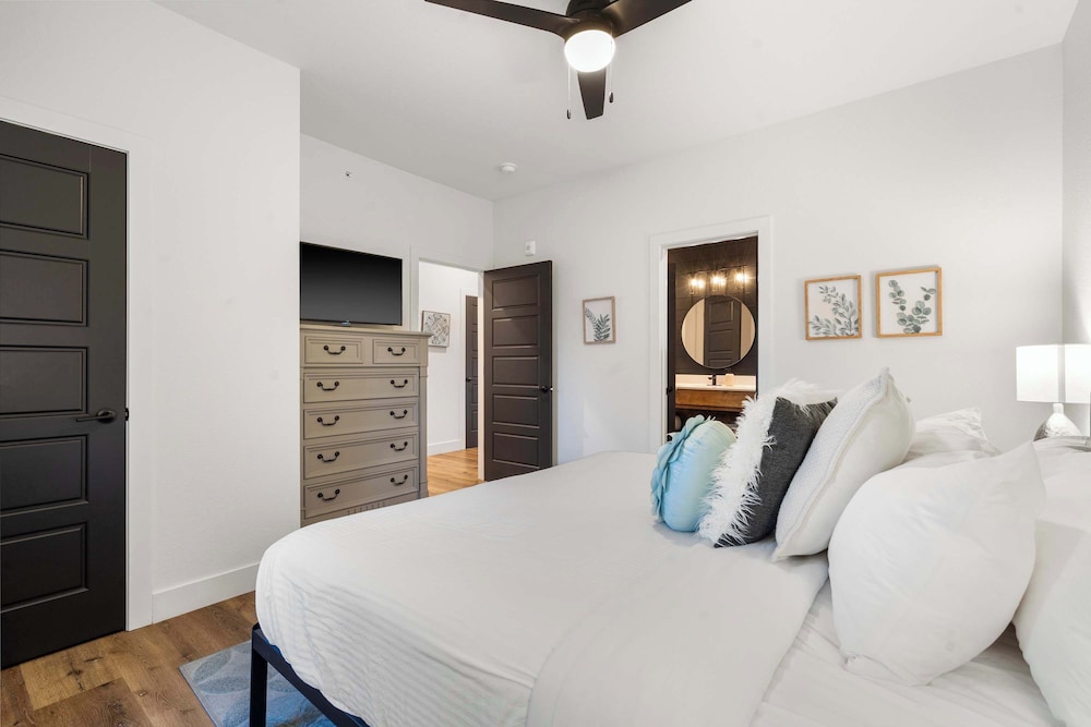 Pineapple Shores - Stay for 14