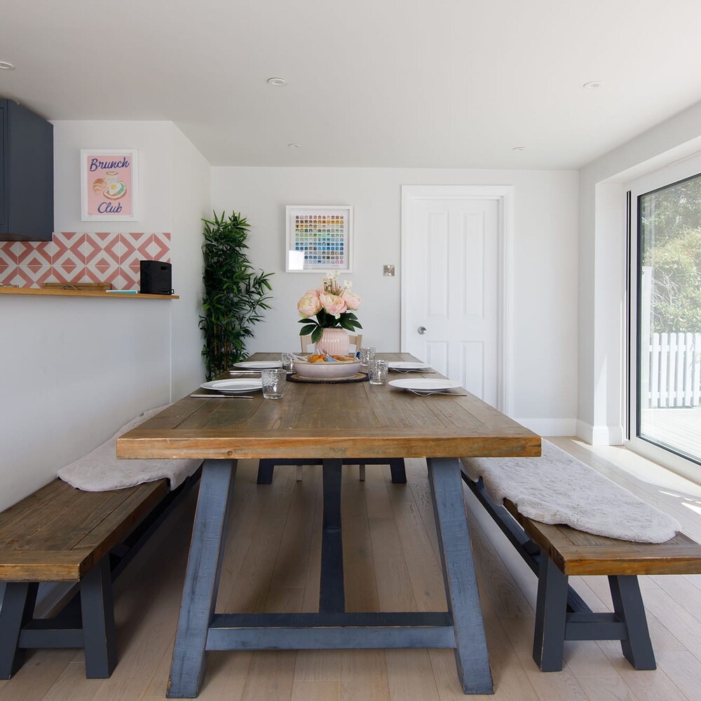 Beach House With Pool in West Wittering