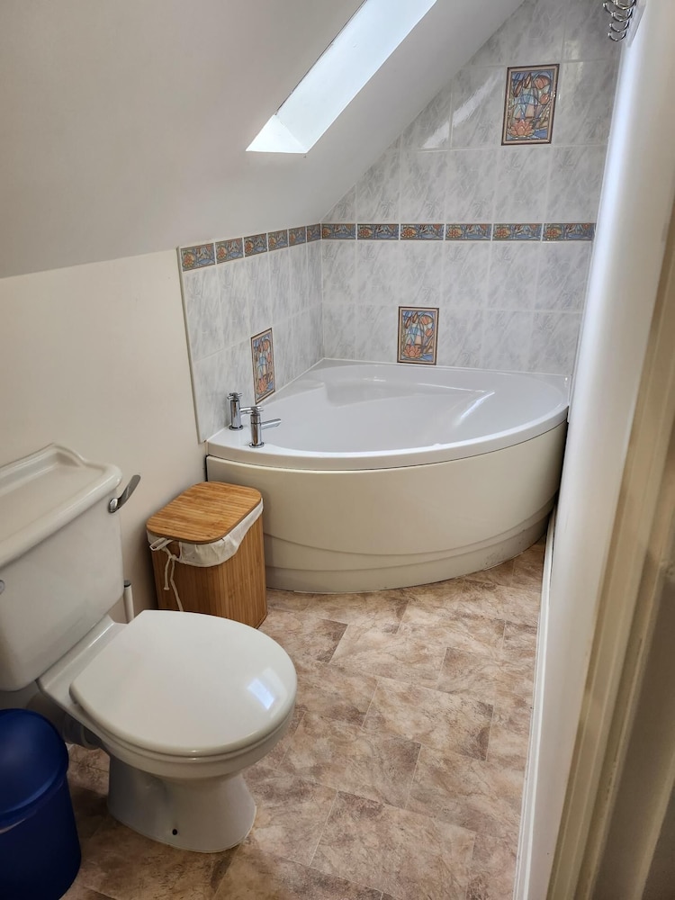 Marlborough Vacations - Beautifully Set 3-bed Cottage in Marlborough - Property Image 7