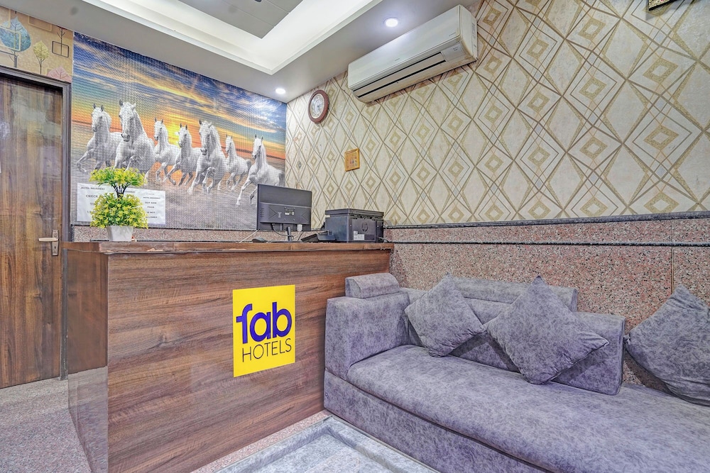 Fabhotel Broadway