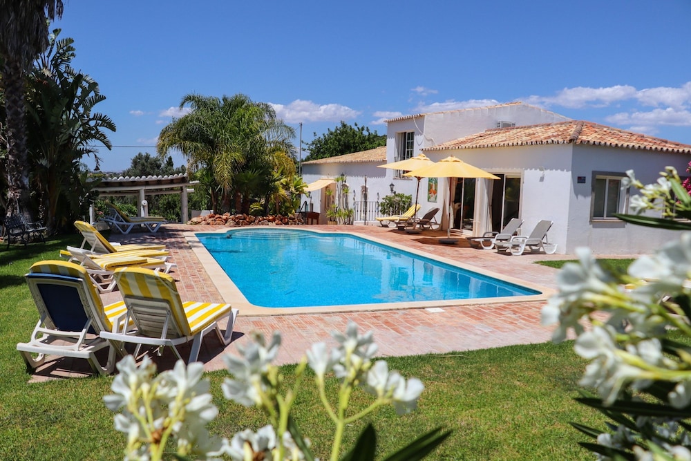 Idyllic Farm House With Huge Garden for 14pax