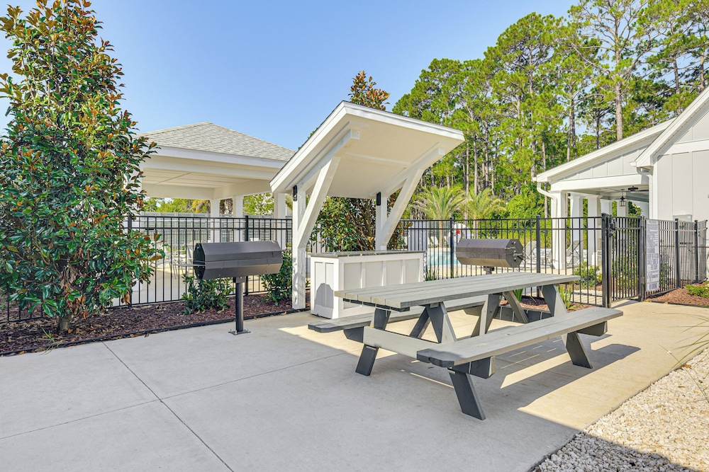 1 Mi to Sand & Surf: Townhome w/ Pool in Pcb!