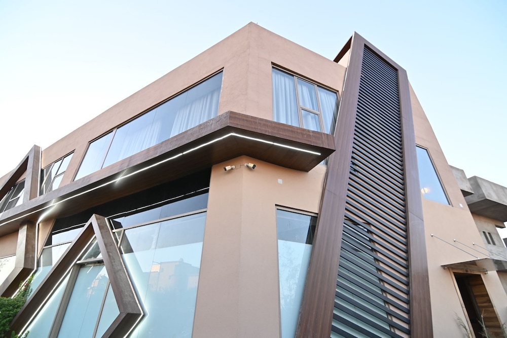 La villa luxury suites