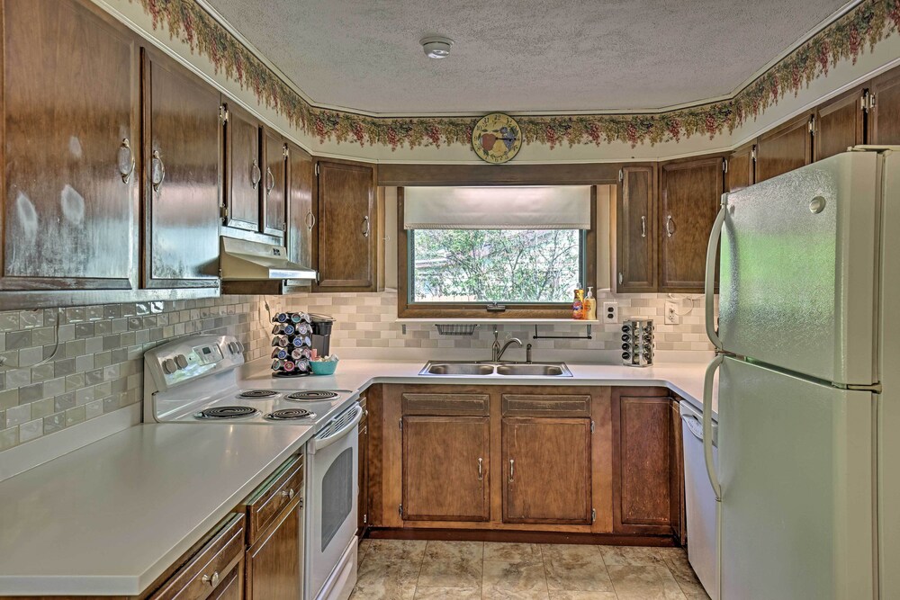 Pet-friendly Ovid Home Near Seneca Lake & Wineries view 2
