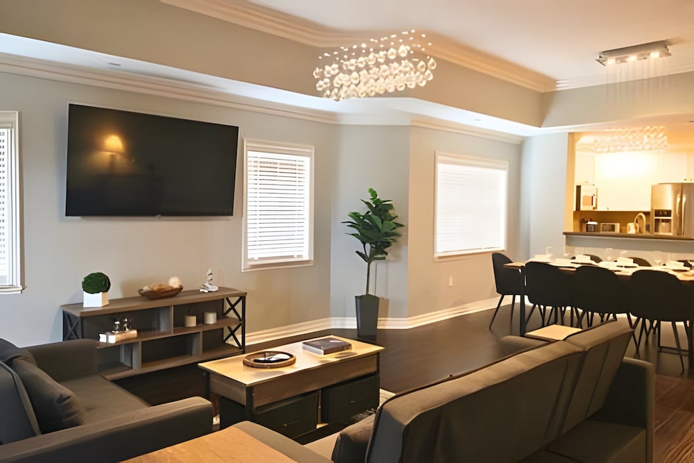Modern 3BD Retreat 10 Guests Near Disney