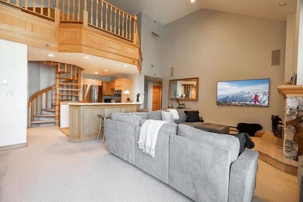 Beaver Creek Resort CO - Townsend Place & Strawberry Park Condos