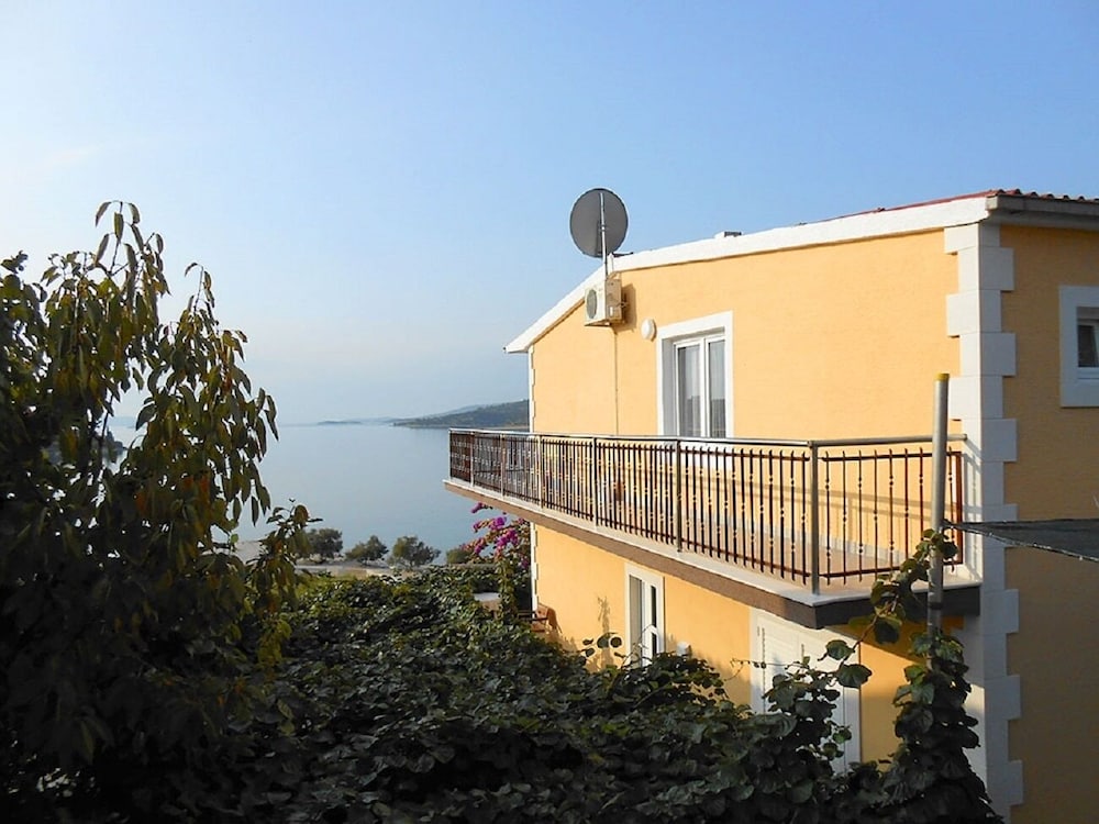 Rose - 30 m From the Beach - A3 view 2