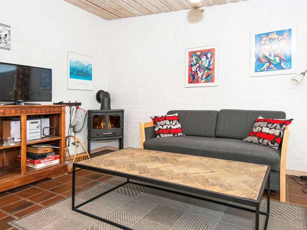 6 Person Holiday Home in Henne-by Traum view 3