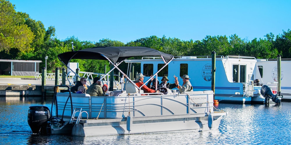 Flamingo Adventures Lodge