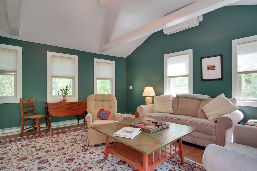3 Mi to Beach & Town: Martha's Vineyard Home view 4