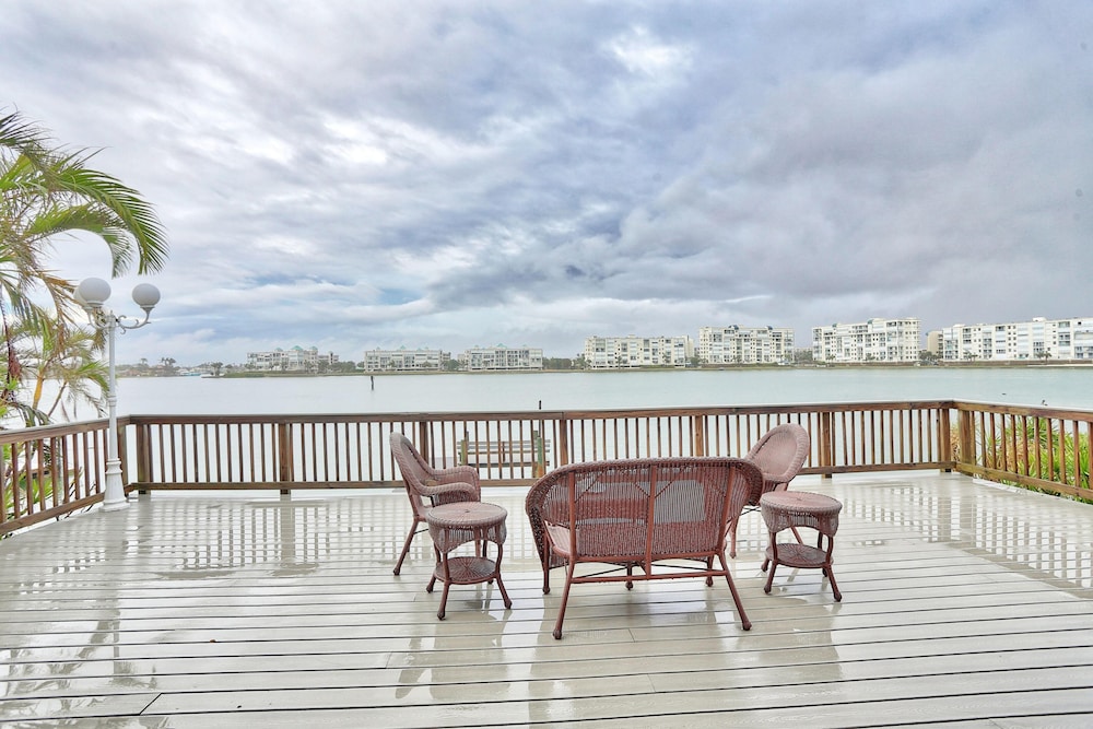 Paradise Along Boca Ciega Bay
