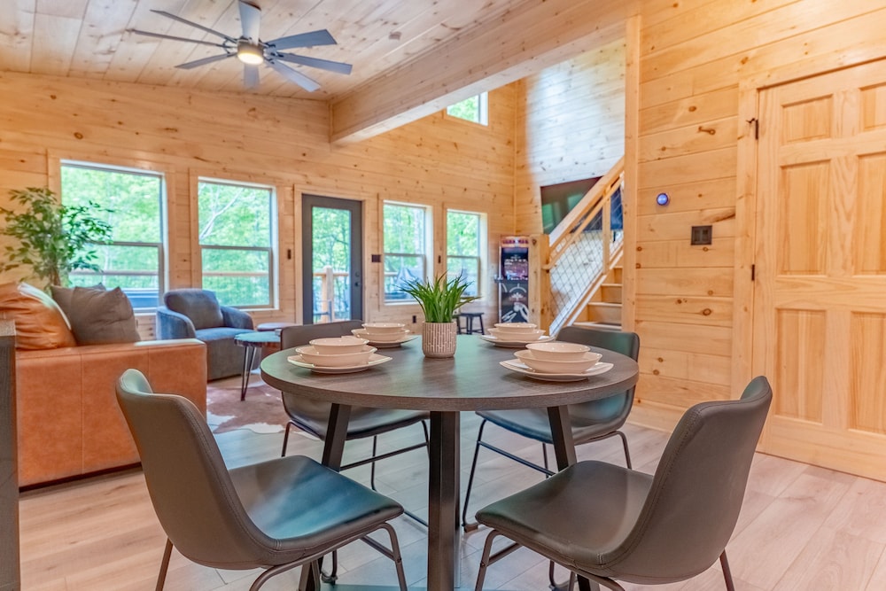 2 Brand New Cabins for Family Retreat
