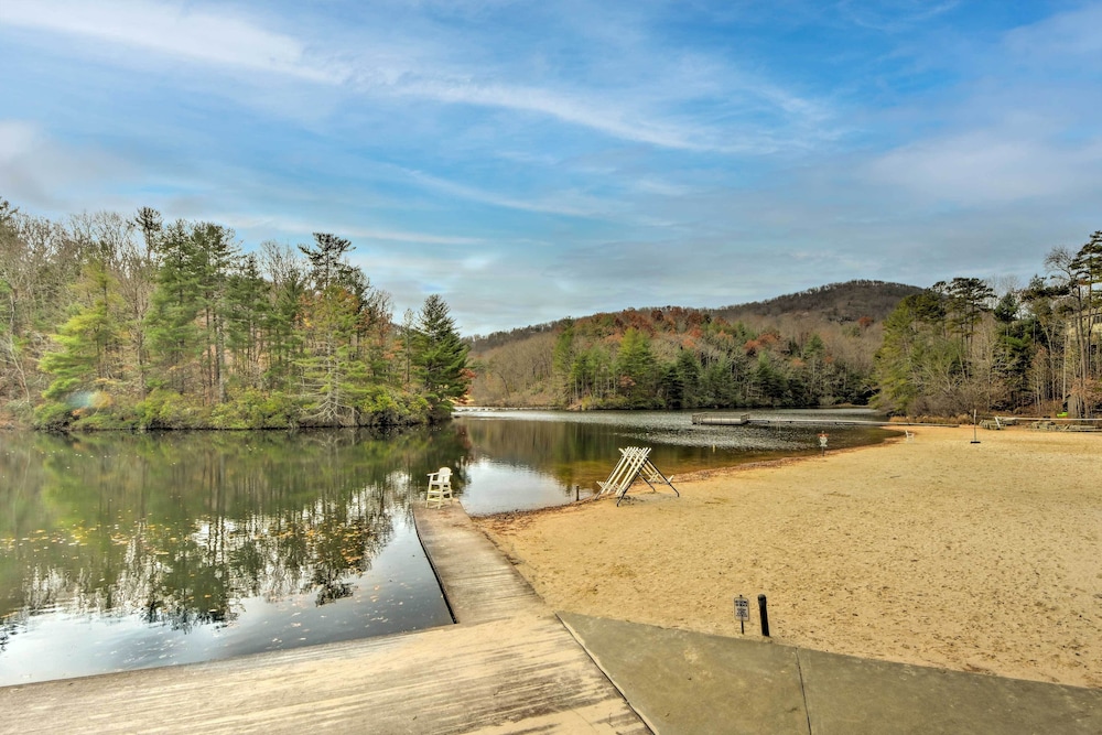 Big Canoe Cabin w/ Mountain View, Hiking & Lake! view 4