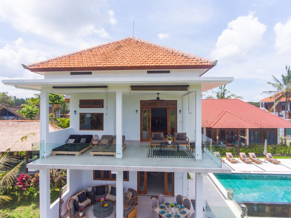 Lebah Villas