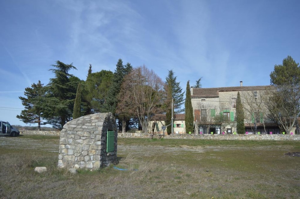 Photo 25